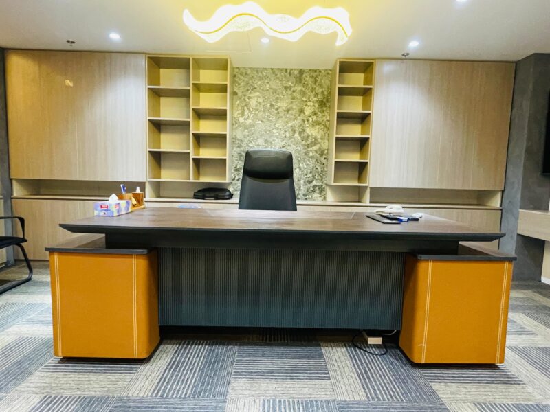 Director Table RDT-0012